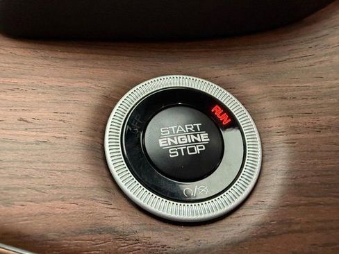 New 2025 Jeep Grand Cherokee Summit image 32