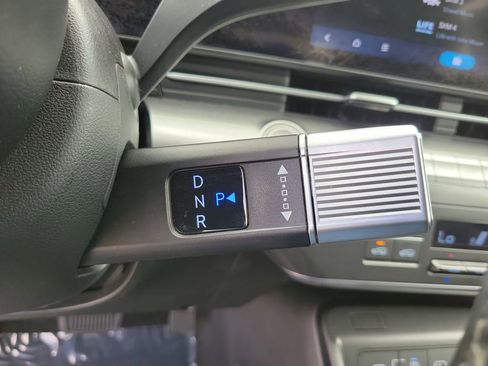 Used 2024 Hyundai Kona Limited FWD image 25