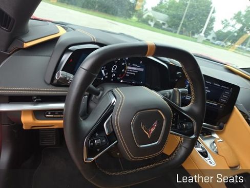 Used 2022 Chevrolet Corvette Stingray Premium Conv w/ Z51 Performance Package RWD image 11