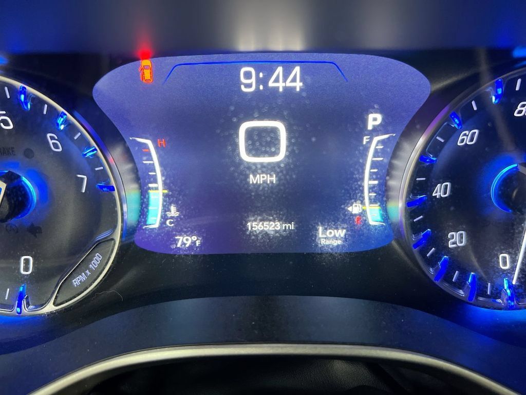 Used 2021 Chrysler Pacifica Touring w/ Uconnect Theater Family Group FWD image 13