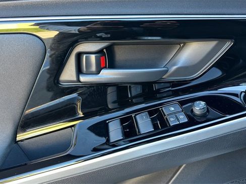 Used 2023 Subaru Solterra AWD image 11