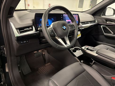 Used 2025 BMW X2 xDrive28i AWD/4WD image 4