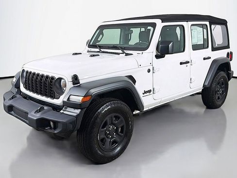 Used 2024 Jeep Wrangler Sport image 5