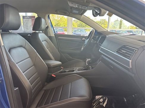 Used 2024 Volkswagen Jetta SE image 18