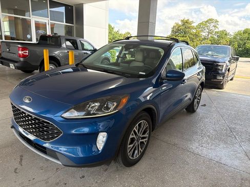 Used 2022 Ford Escape SEL FWD image 3