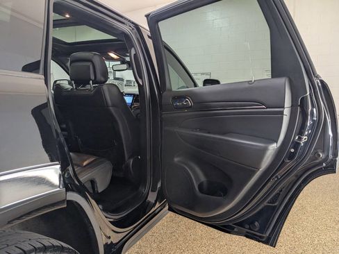 Used 2019 Jeep Grand Cherokee High Altitude AWD/4WD image 20