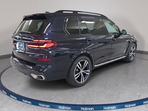 Used 2024 BMW X7 xDrive40i w/ M Sport Package AWD/4WD image 7