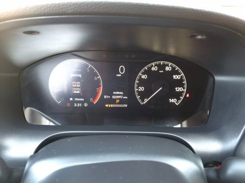 Used 2024 Honda HR-V LX image 11