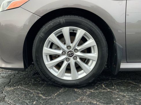 Used 2020 Toyota Camry LE FWD image 29
