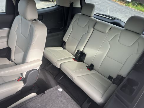 Used 2021 Kia Telluride S FWD image 15