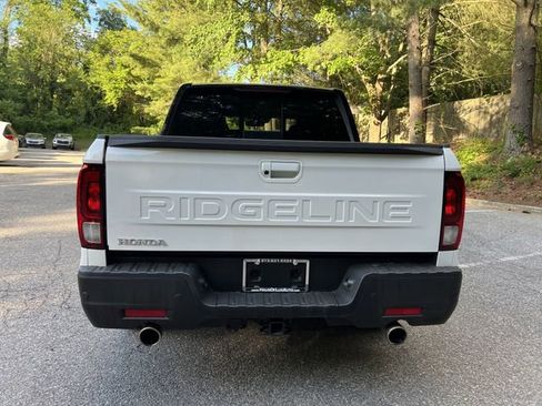Used 2025 Honda Ridgeline Black Edition image 6