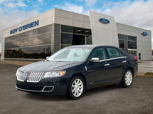 Used 2011 Lincoln MKZ image 1