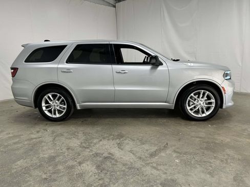 Used 2023 Dodge Durango GT RWD image 2