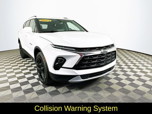Used 2024 Chevrolet Blazer LT w/ Convenience Package FWD image 3