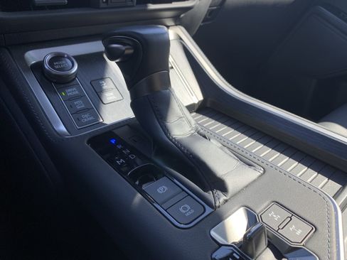 Used 2024 Lexus GX 550 image 26