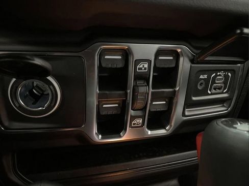 New 2025 Jeep Wrangler Sahara w/ Technology Group image 22