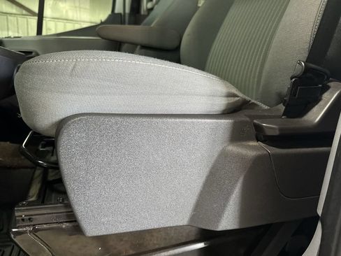 Used 2016 Ford Transit 350 XLT RWD image 3