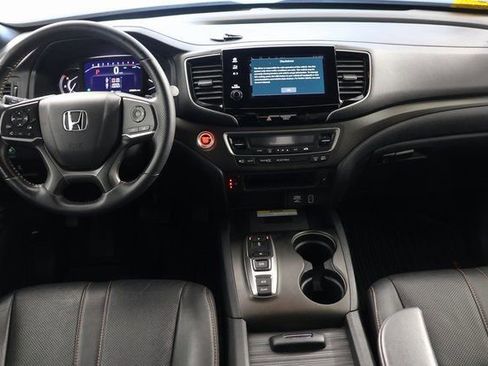 Used 2023 Honda Passport TrailSport image 2