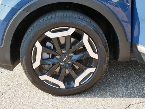 Certified 2024 Kia Telluride S w/ S Sunroof Package AWD/4WD image 15