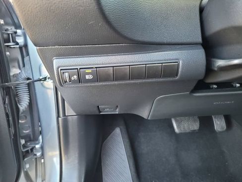 Used 2020 Toyota Corolla LE FWD image 22