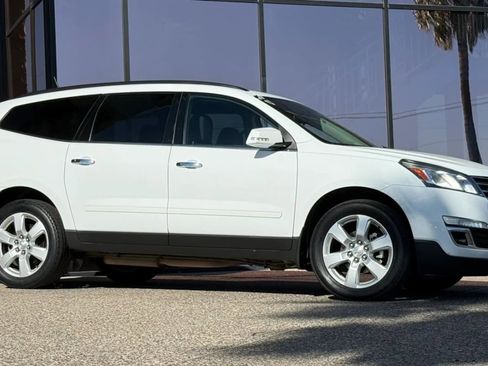 Used 2017 Chevrolet Traverse LT w/ Style and Technology Package AWD/4WD image 16