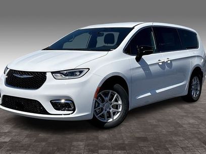New 2026 Chrysler Pacifica Select