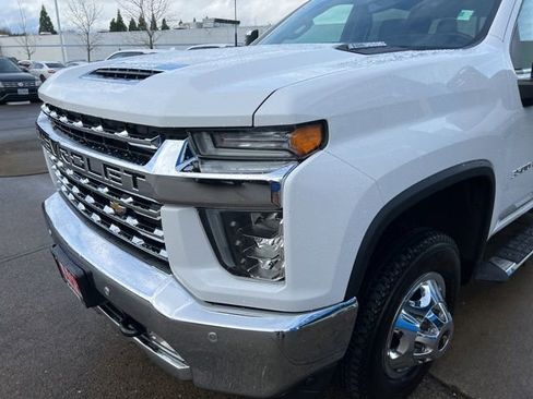 Used 2021 Chevrolet Silverado 3500 LTZ w/ LTZ Convenience Package image 19