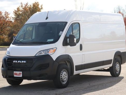 Used 2024 RAM ProMaster 2500 FWD image 3