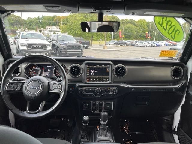 Used 2022 Jeep Wrangler Unlimited Sport AWD/4WD image 12