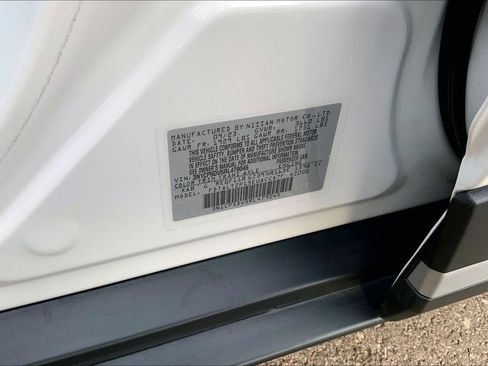 Used 2024 Nissan Kicks SR w/ SR Premium Package FWD image 18