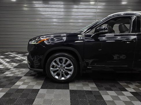 Used 2023 Toyota Highlander Limited AWD/4WD image 40