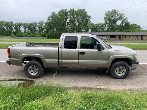 Used 2000 Chevrolet Silverado 2500 LS w/ Snow Plow Prep Pkg AWD/4WD image 6