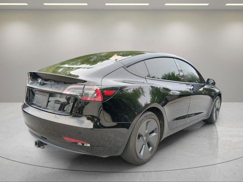 Used 2021 Tesla Model 3 Standard Range Plus RWD image 5
