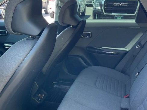 Used 2025 Kia K4 EX FWD image 11