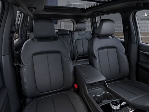 New 2026 Jeep Grand Cherokee Limited AWD/4WD image 16