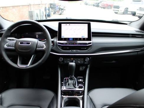 New 2026 Jeep Compass Limited w/ Sun, Sound & Navigation Group AWD/4WD image 41