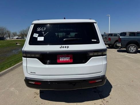 New 2026 Jeep Grand Wagoneer Limited AWD/4WD image 6