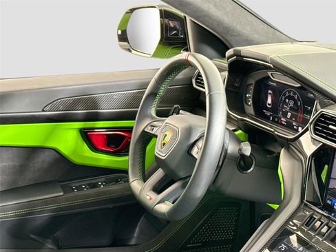 Used 2024 Lamborghini Urus S image 36