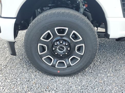 New 2025 Ford F250 Platinum w/ FX4 Off-Road Package image 6