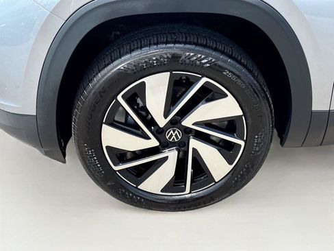 Used 2025 Volkswagen Atlas SE FWD image 31