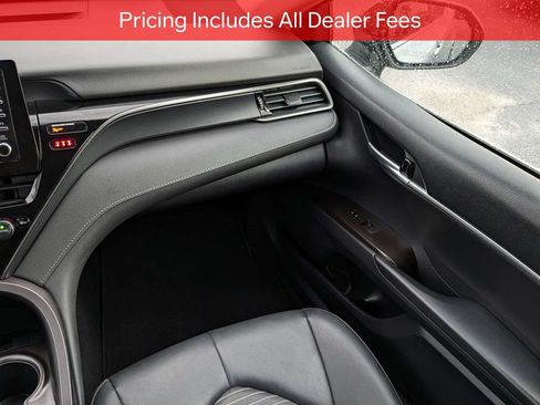 Used 2024 Toyota Camry SE w/ Convenience Package FWD image 17