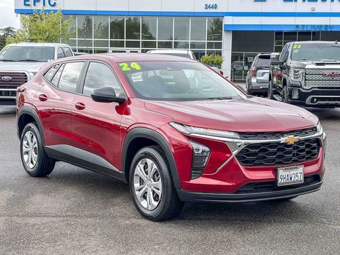Used 2024 Chevrolet Trax LS FWD image 5