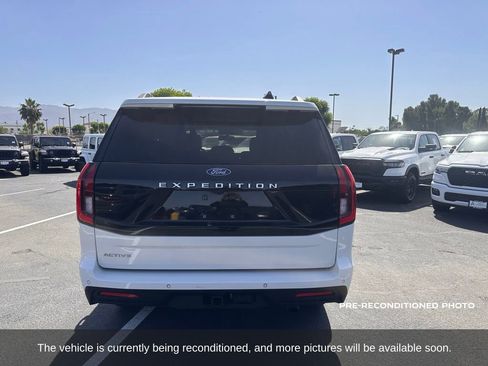 Used 2025 Ford Expedition Active image 4