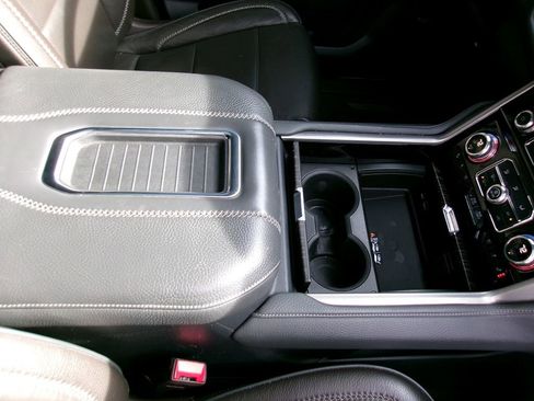 Used 2021 GMC Yukon Denali w/ Denali Premium Package image 17