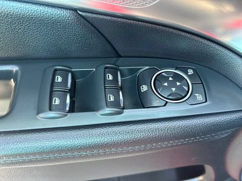 Used 2019 Ford Explorer XLT w/ Equipment Group 202A AWD/4WD image 18