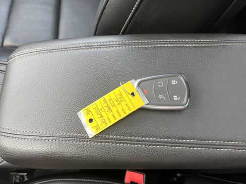 Used 2019 Cadillac XT4 Premium Luxury w/ Technology Package image 38