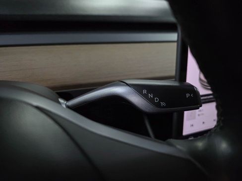 Used 2018 Tesla Model 3 Long Range image 23