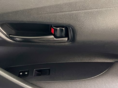 Used 2023 Toyota Corolla LE image 31