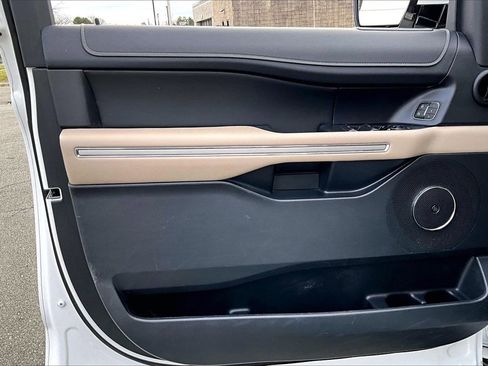 Used 2024 Ford Expedition Max Limited image 28