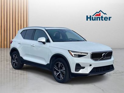 Used 2025 Volvo XC40 B5 Core